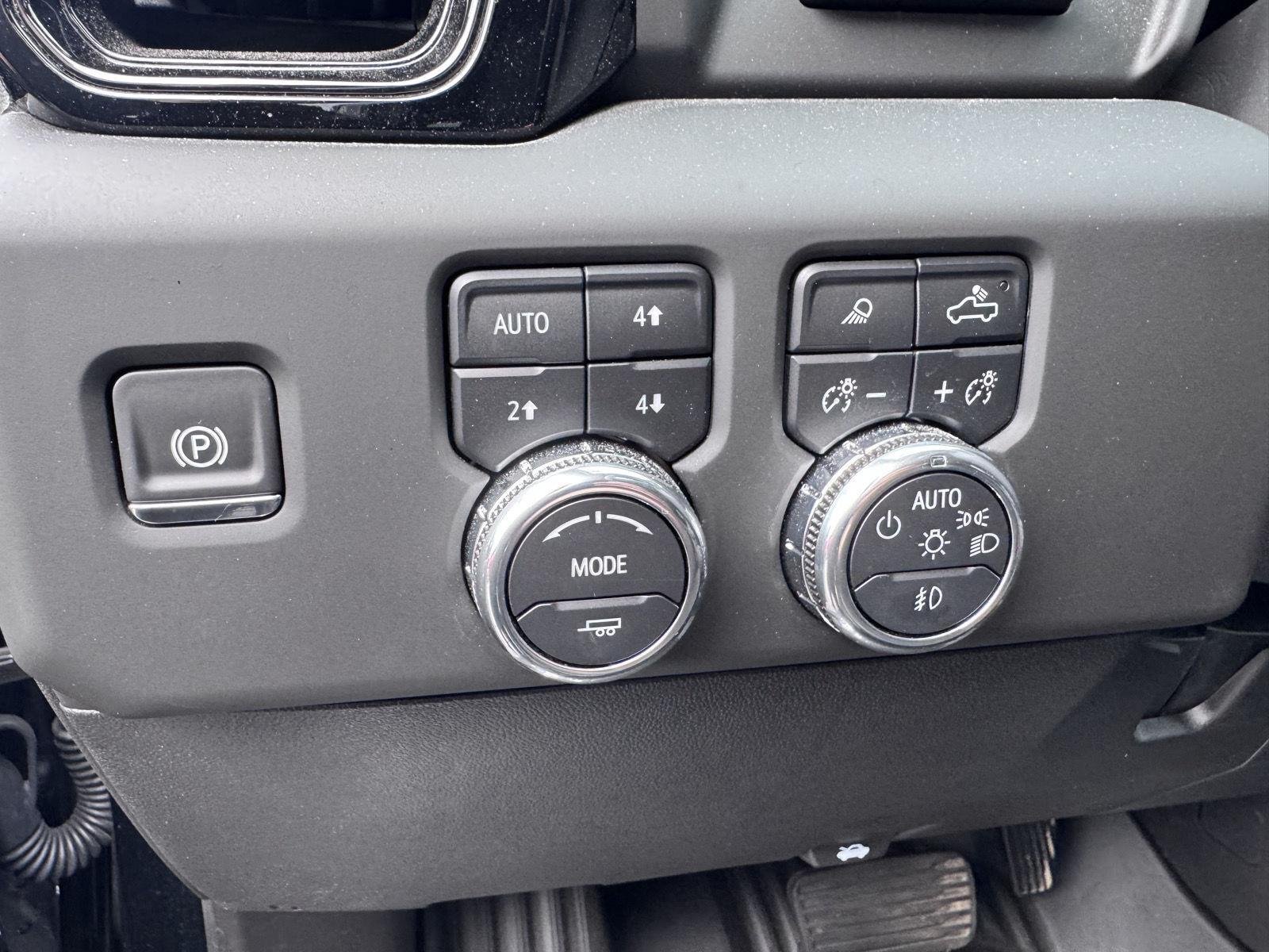 Used 2025 Onyx Black GMC AT4 image 13