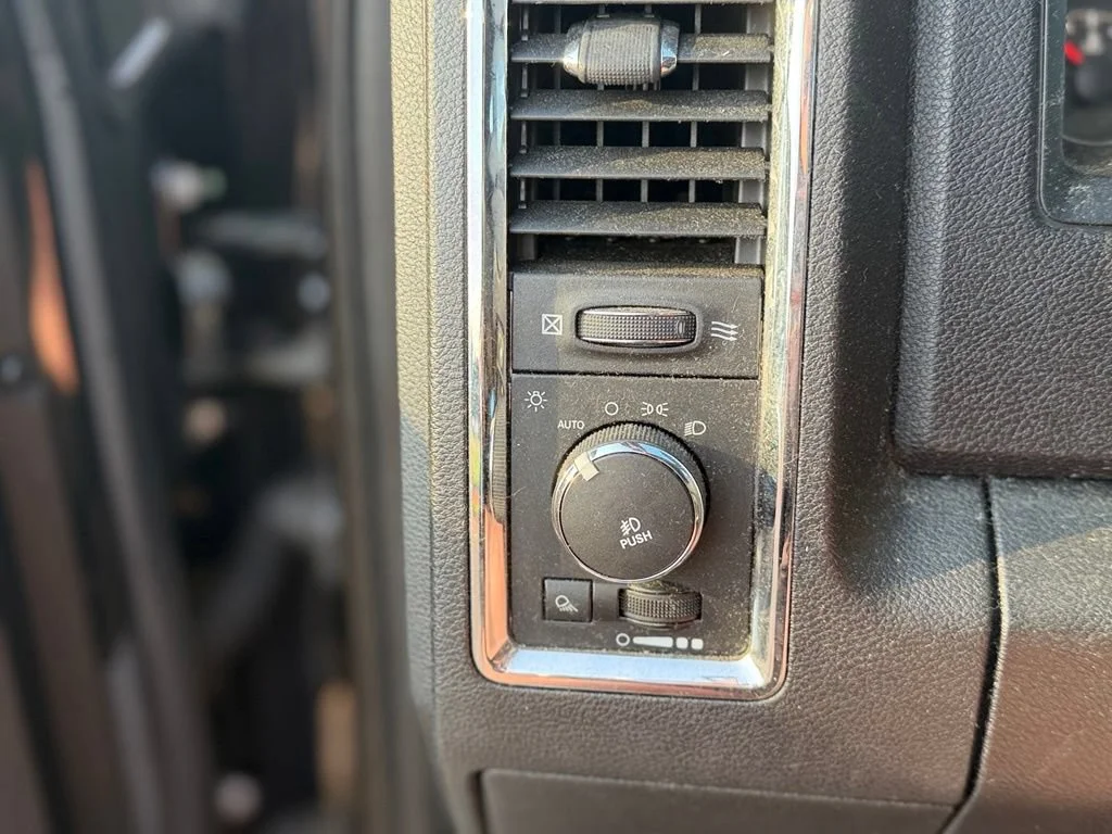 Used 2013 Black Ram Laramie image 29