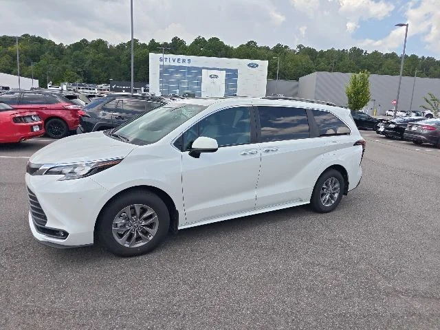 Used 2026 Pearl Toyota XLE image 6