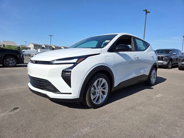 New 2027 Summit White Chevrolet LT image 2