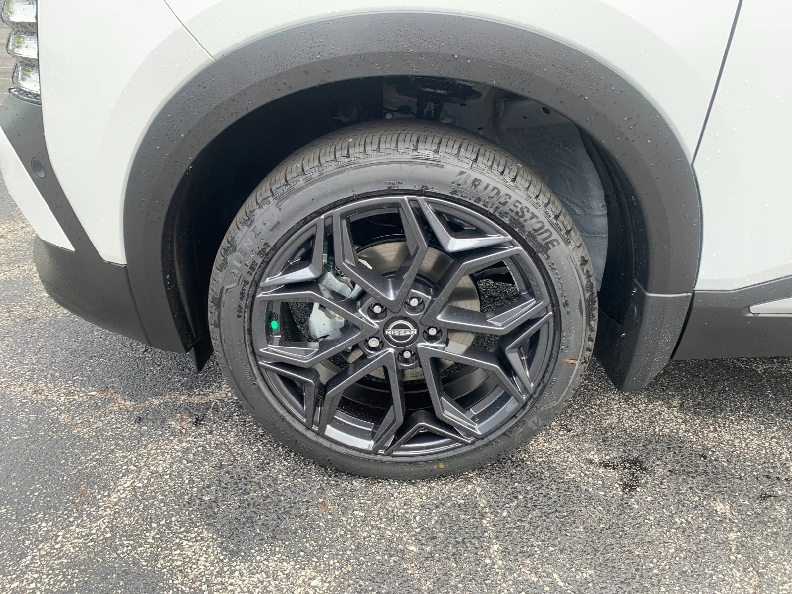 New 2026 Aspen White TriCoat / Super Black Two-tone Nissan SR image 31