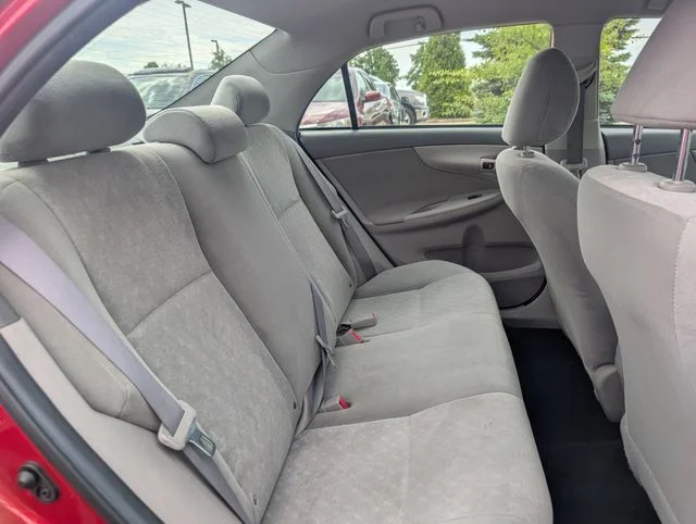 Used 2009 Red Toyota  image 19