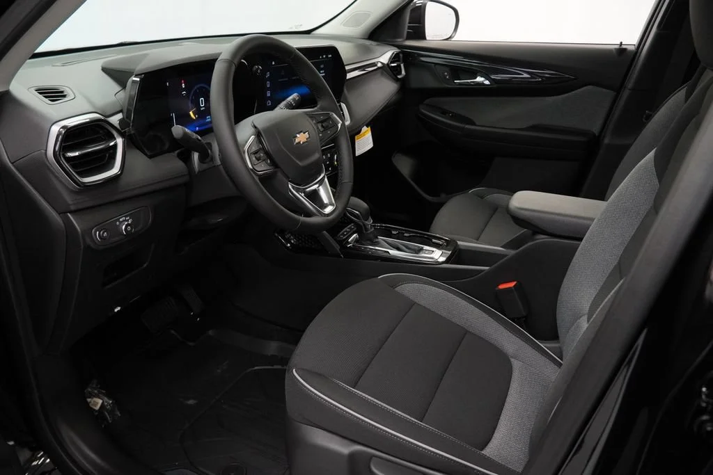 New 2026 Mosaic Black Metallic Chevrolet LT image 10