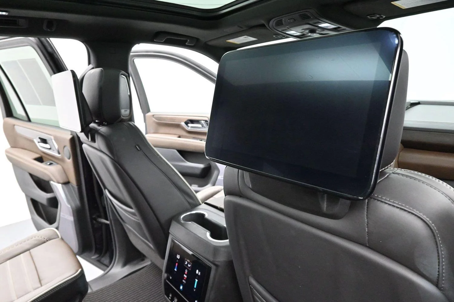 Used 2025 Titanium Rush Metallic GMC Denali Ultimate image 39