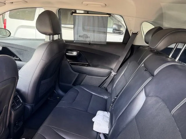 Used 2017 Black Kia Touring image 13