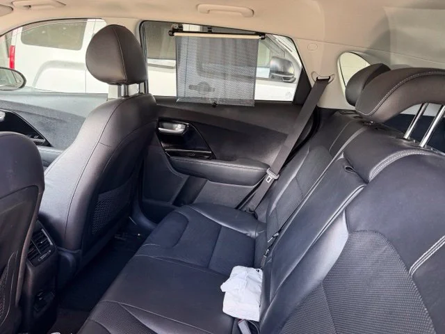 Used 2017 Black Kia Touring image 13