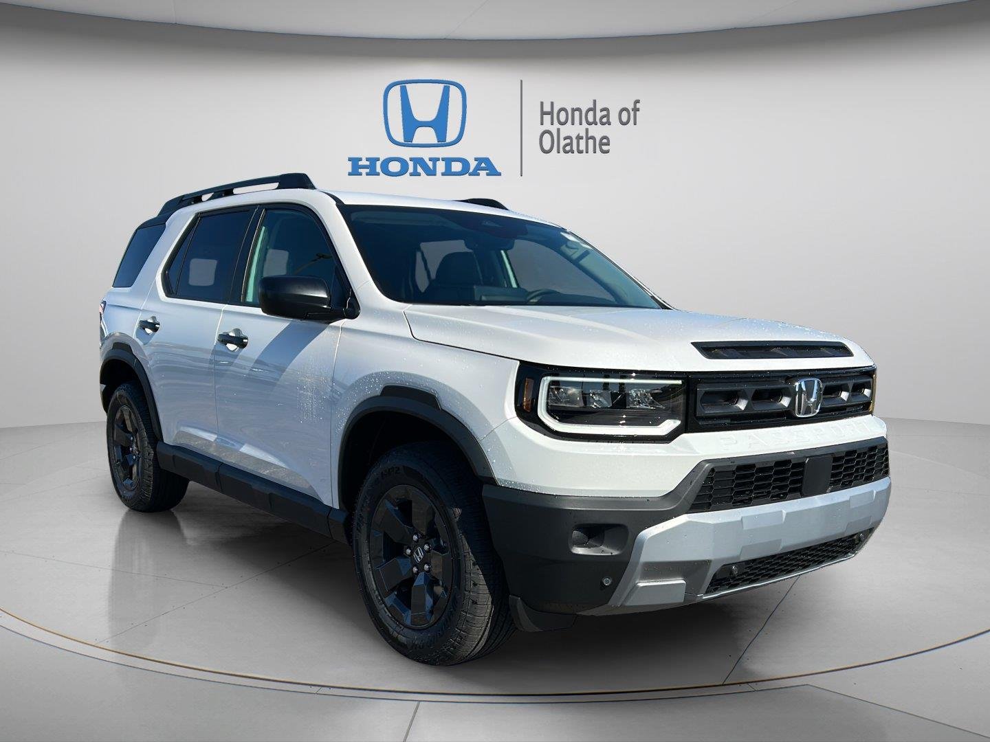 New 2026 Platinum White Pearl Honda RTL Towing image 1