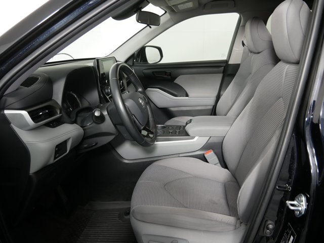 Used 2020 Midnight Black Metallic Toyota LE image 9