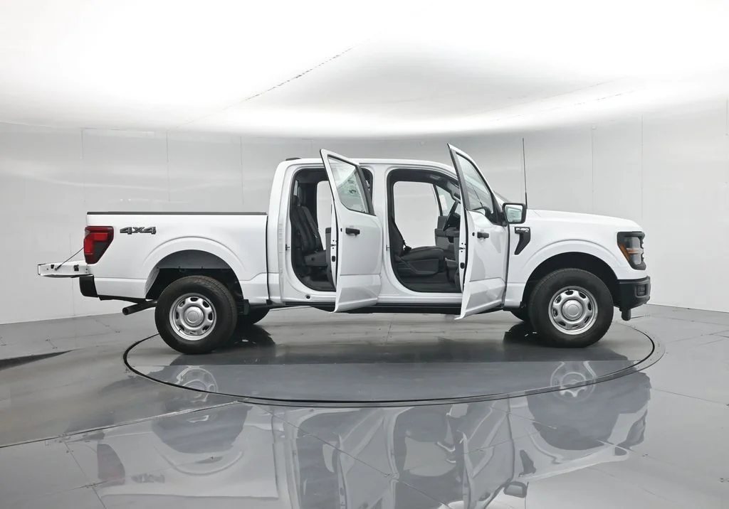 New 2026 Oxford White Ford XL image 4