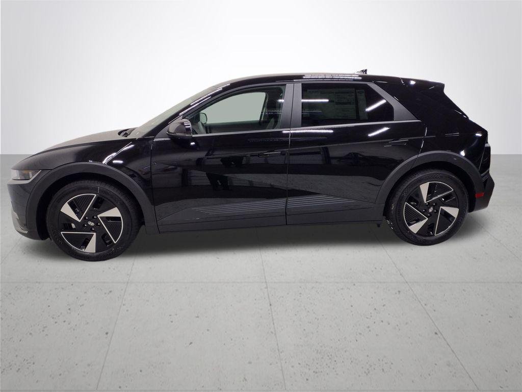 New 2026 Abyss Black Hyundai SEL image 10