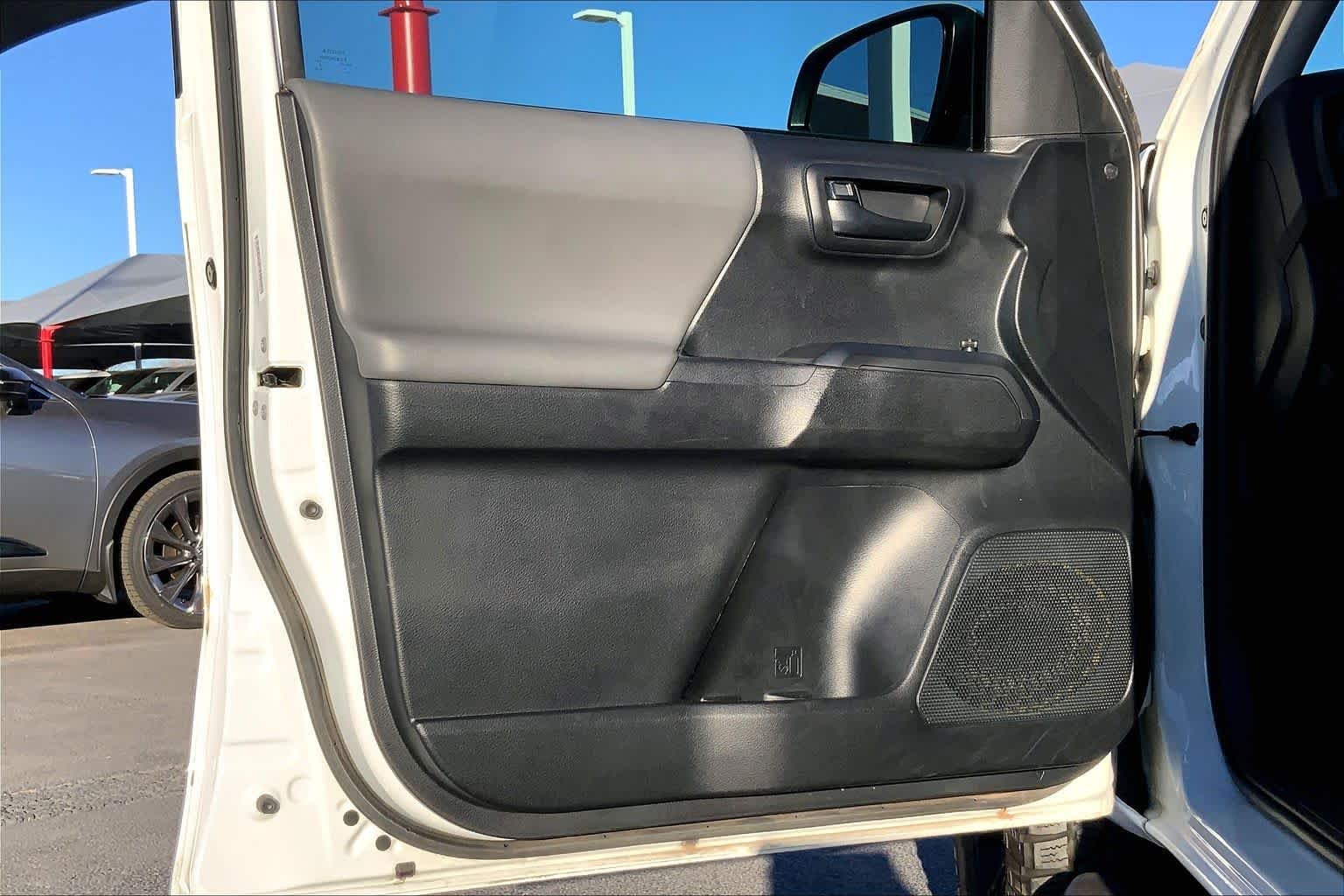 Used 2019 Super White Toyota SR image 21