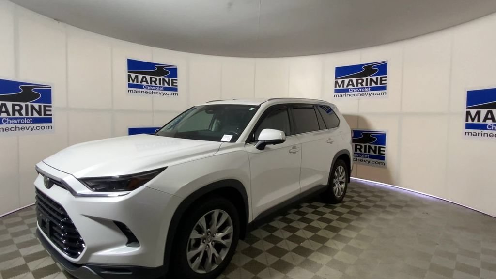 Used 2024 Off-white Toyota Limited image 6