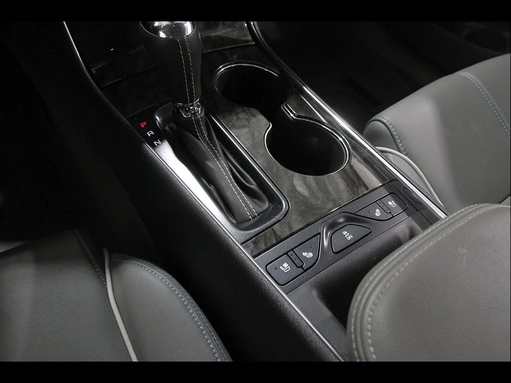 Used 2014 White Diamond Tricoat Chevrolet LTZ image 15