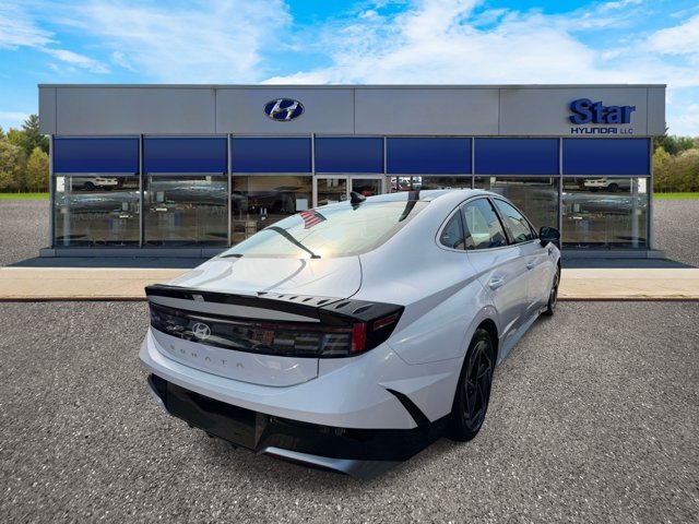Used 2024 Serenity White Hyundai SEL image 5