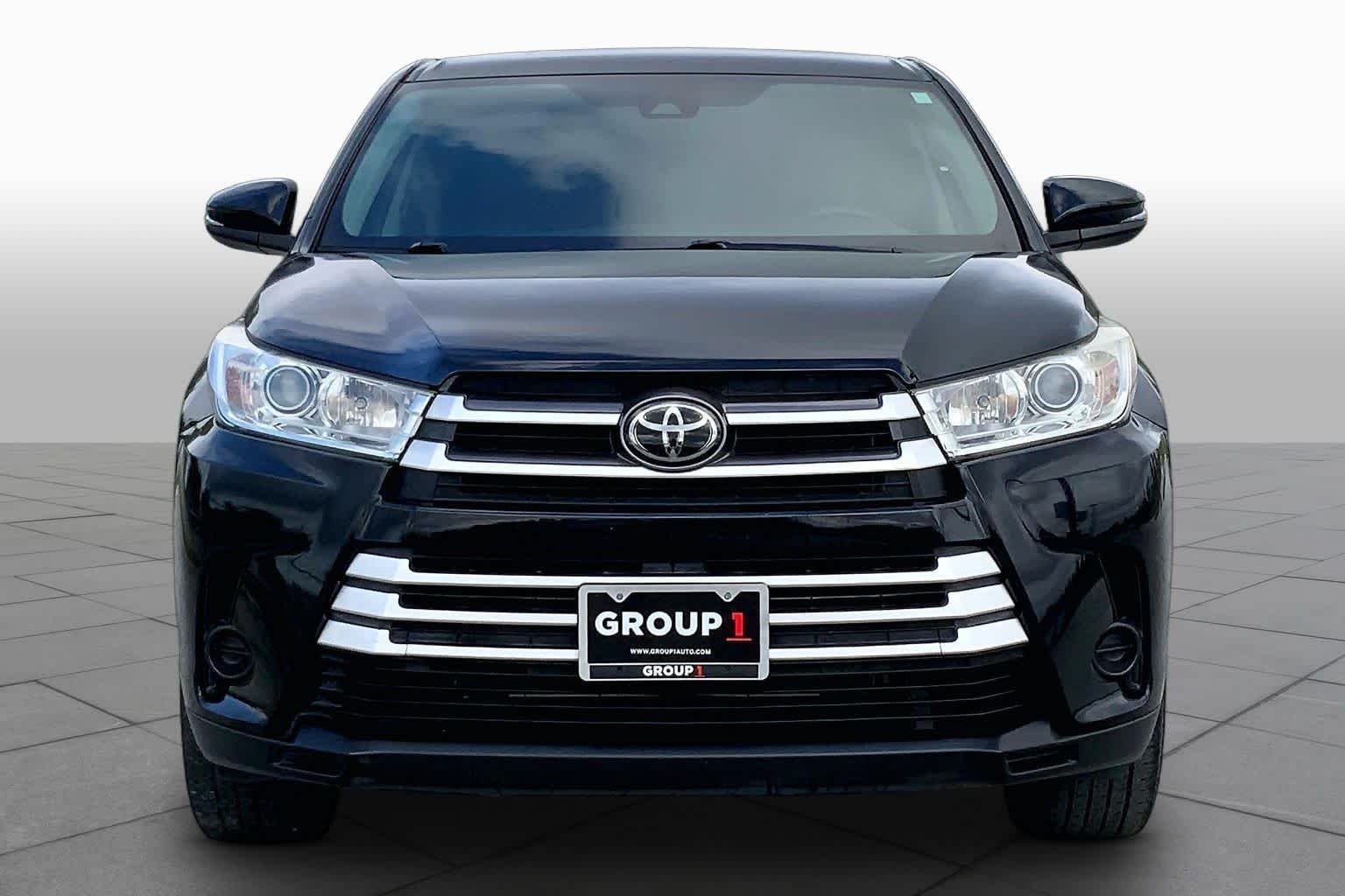 Used 2019 Midnight Black Metallic Toyota LE image 4