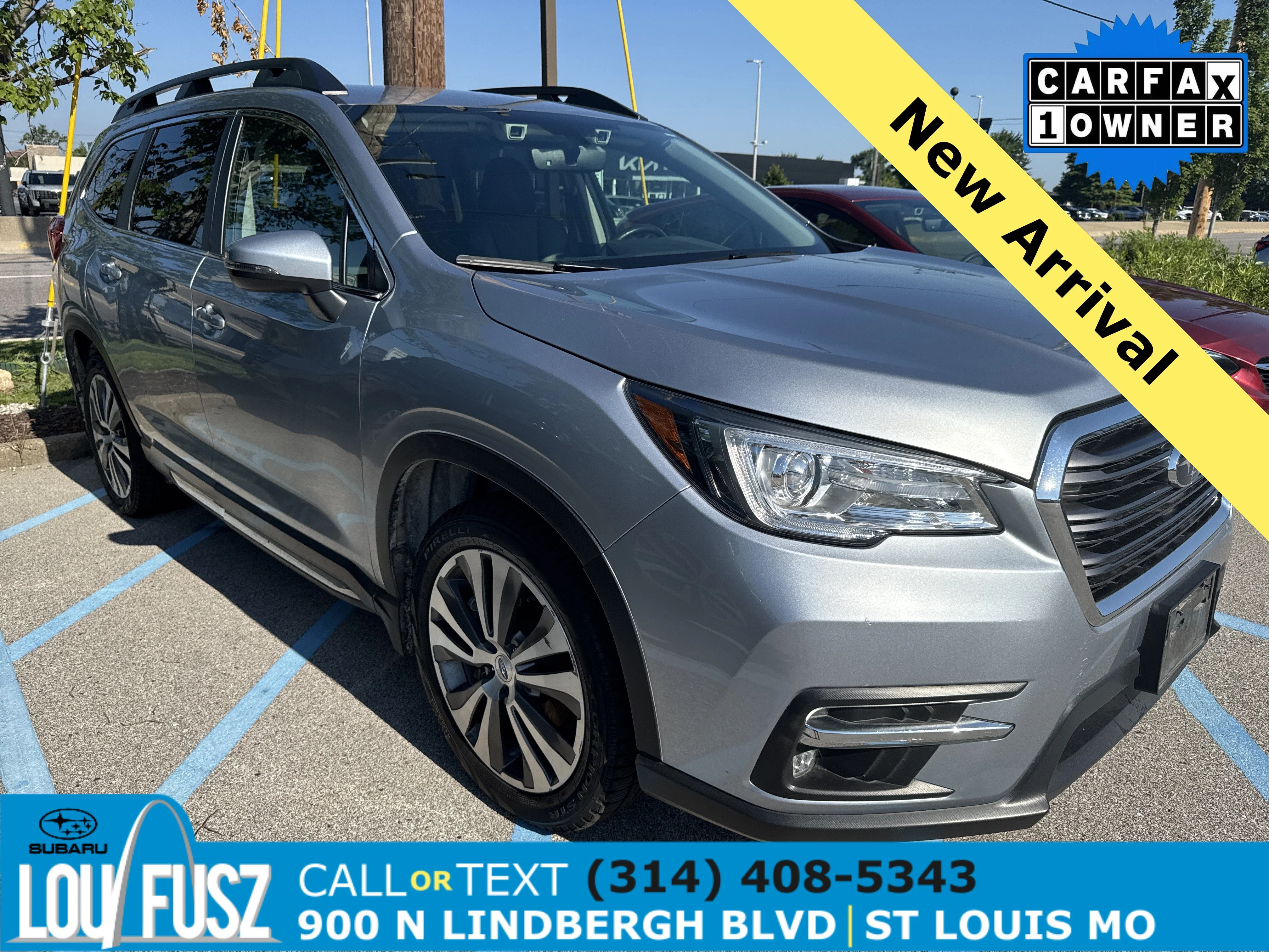 Used 2019 Ice Silver Metallic Subaru Limited image 1