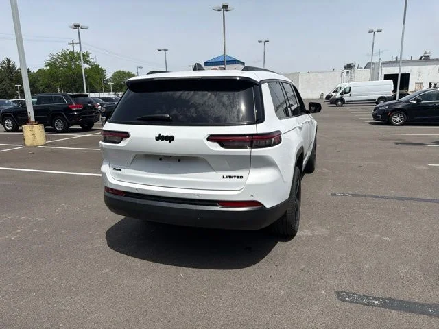 Used 2025 White Jeep Limited image 4