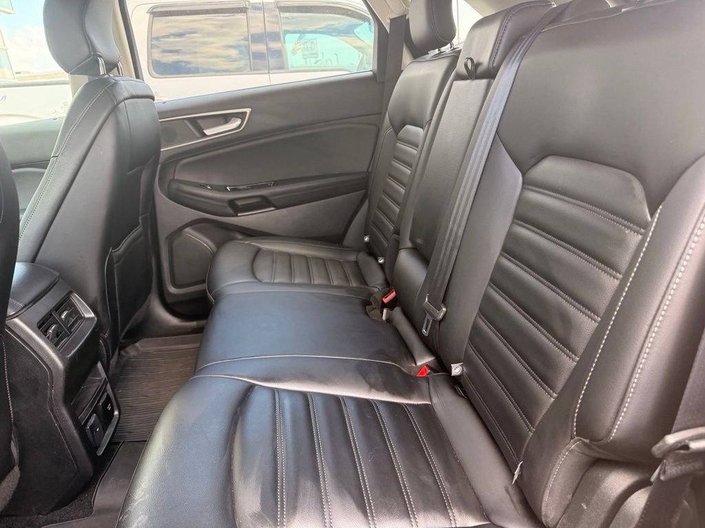 Used 2019 Gray Ford SEL image 15