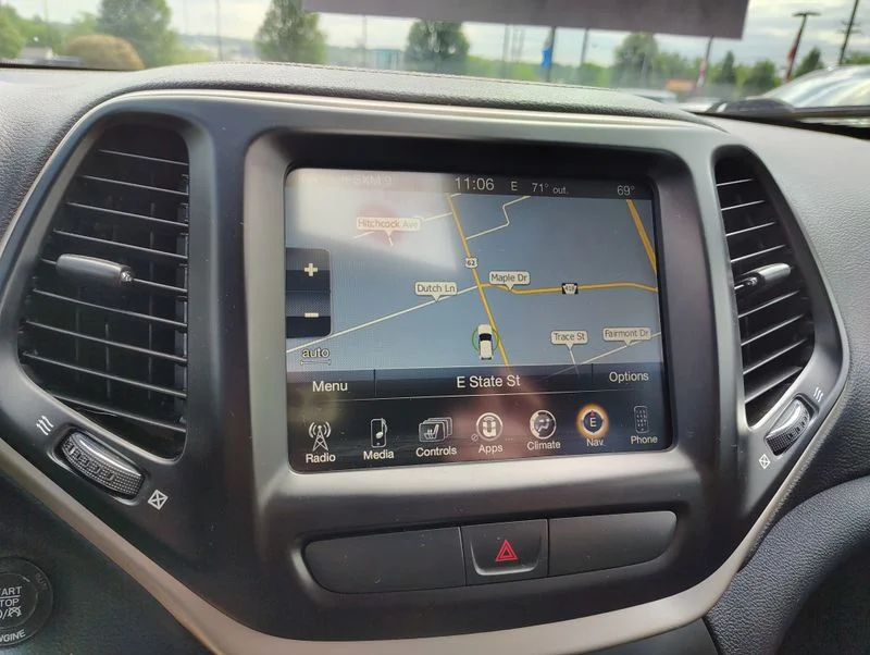 Used 2016 White Jeep Limited image 14
