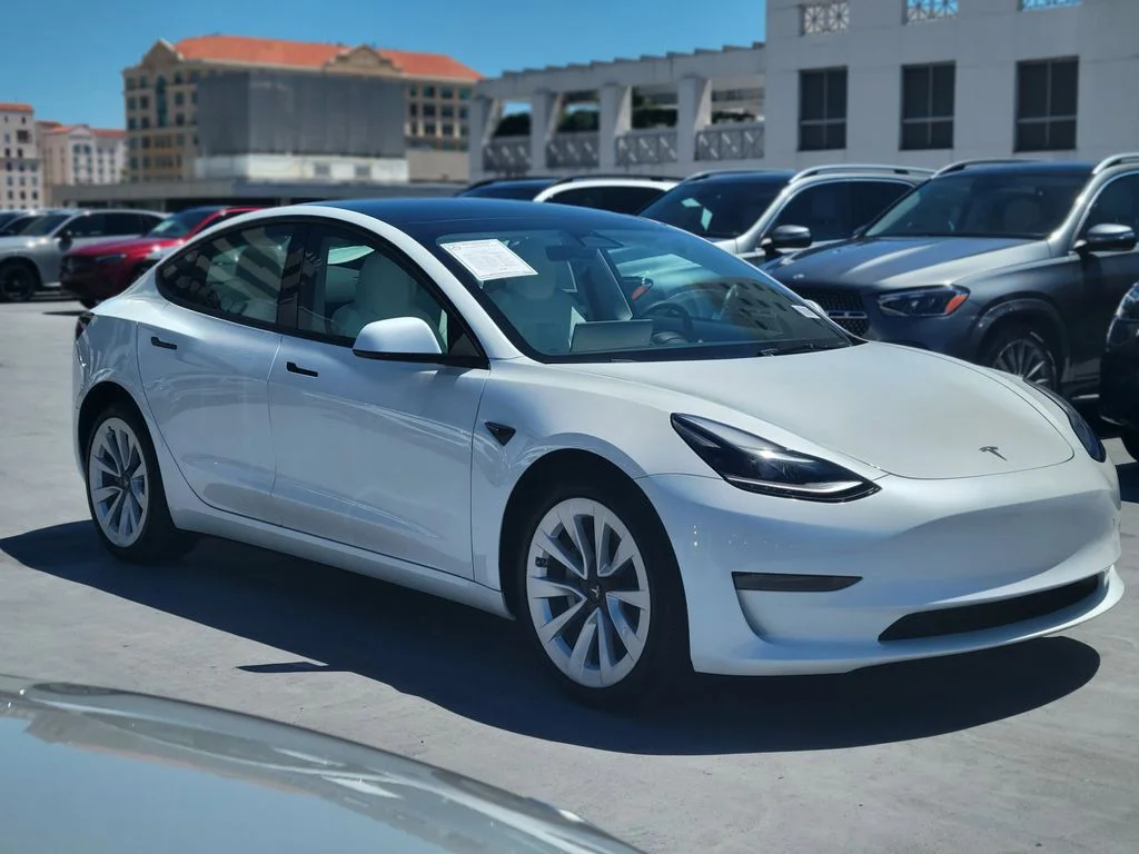 2023 Tesla Model 3 -'s photo