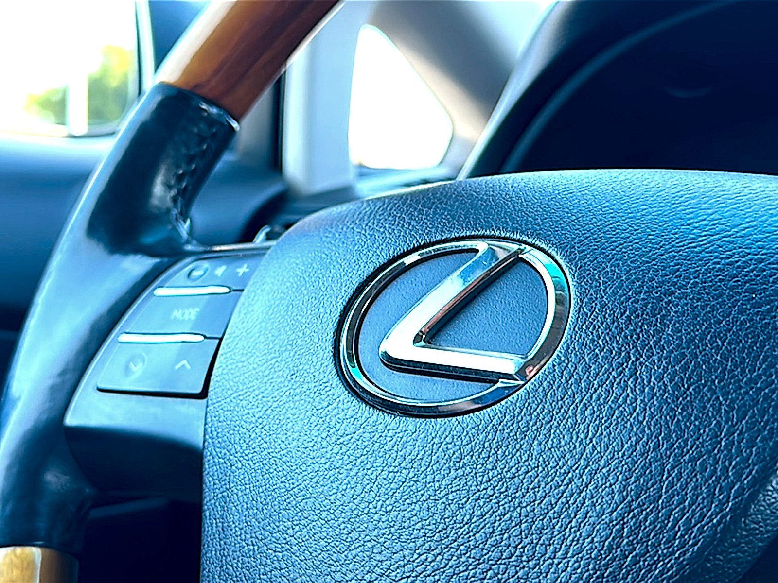 Used 2012 Gray Lexus  image 31