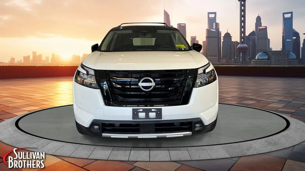 Used 2024 White Nissan SL image 2