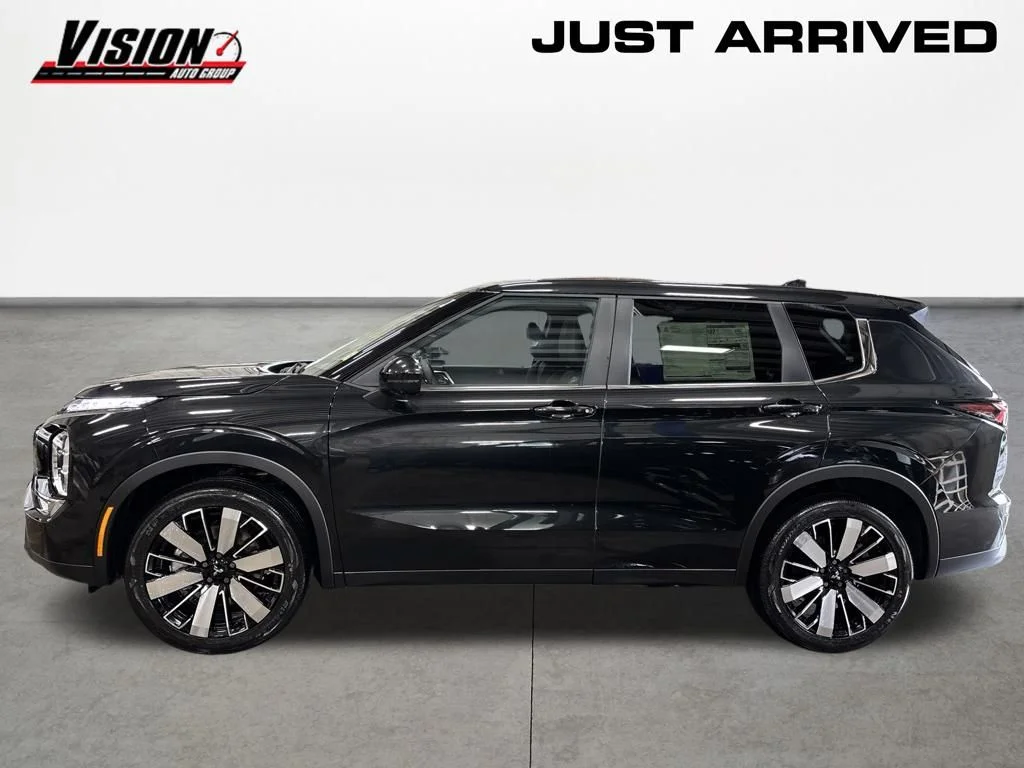 New 2026 Black Mitsubishi SE 1.5T S-AWC image 3