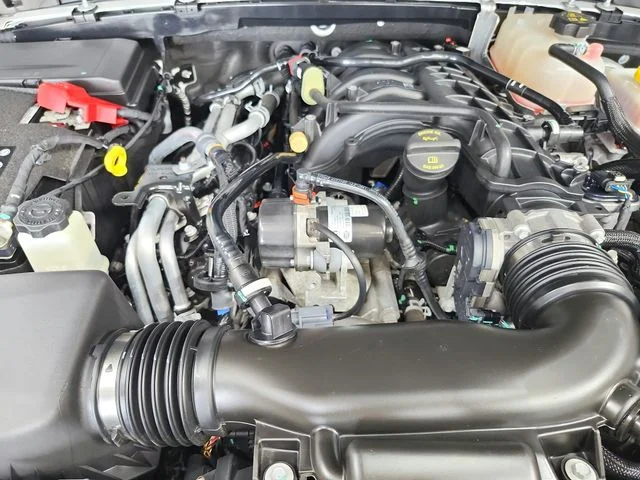 Used 2023 White Jeep Sport image 17