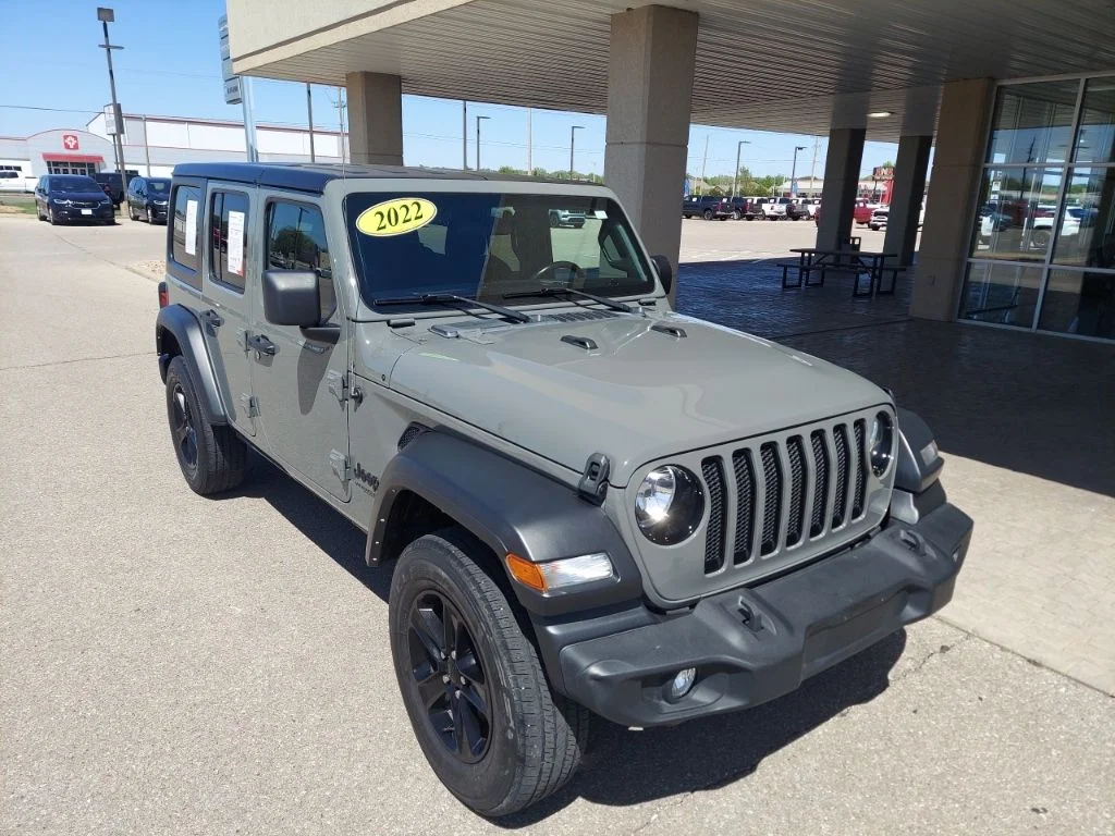 2022 Jeep Wrangler Altitude's photo