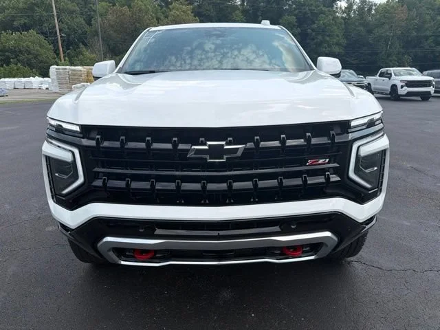 New 2026 Summit White Chevrolet Z71 image 7