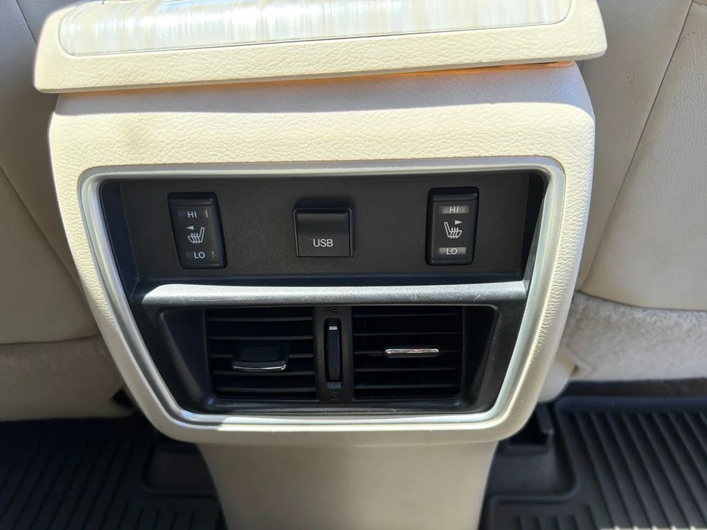 Used 2018 Pearl White Nissan SL image 36