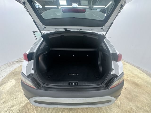 Used 2023 White Hyundai SEL image 20