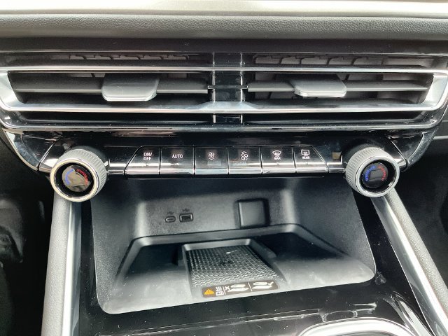 2027 Chevrolet Traverse LT - Photo 24