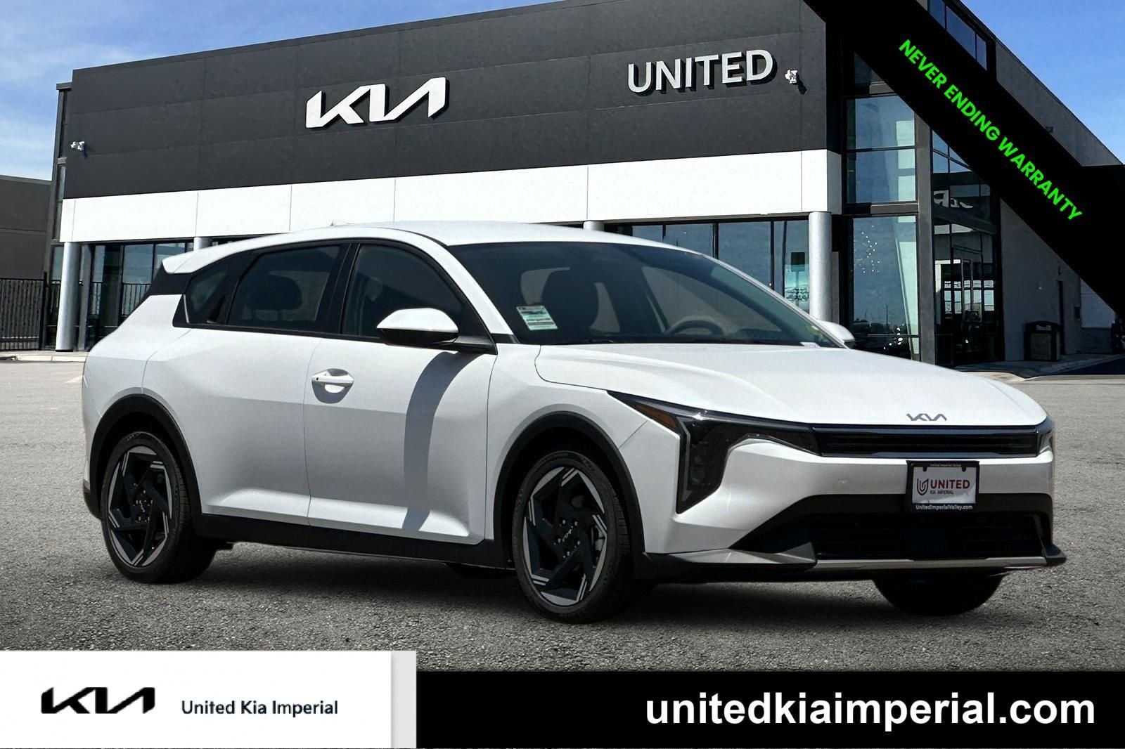 2026 Kia K4 EX AT Hatchback's photo