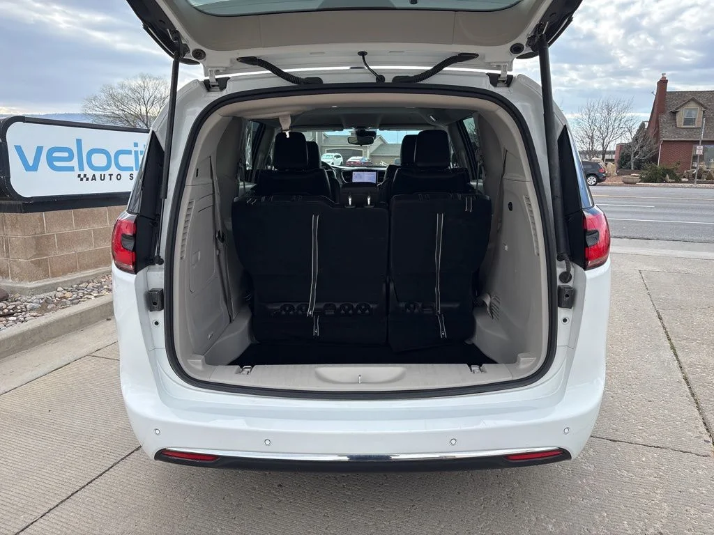 Used 2023 White Chrysler Touring L image 6