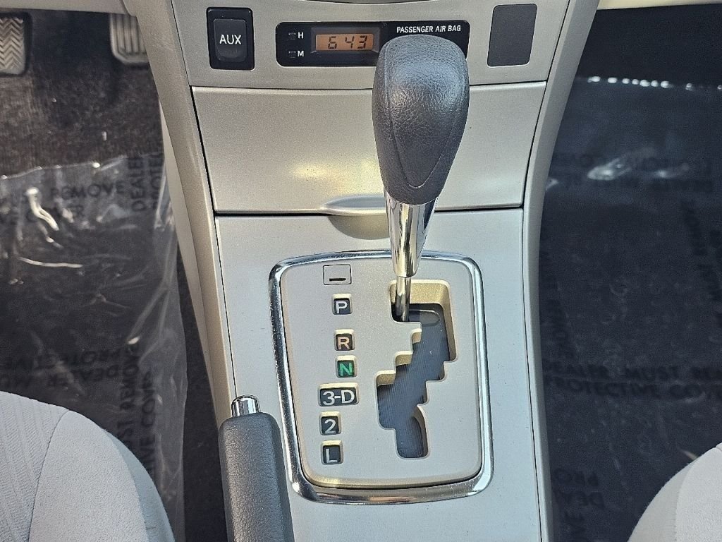 Used 2011 Classic Silver Metallic Toyota LE image 37