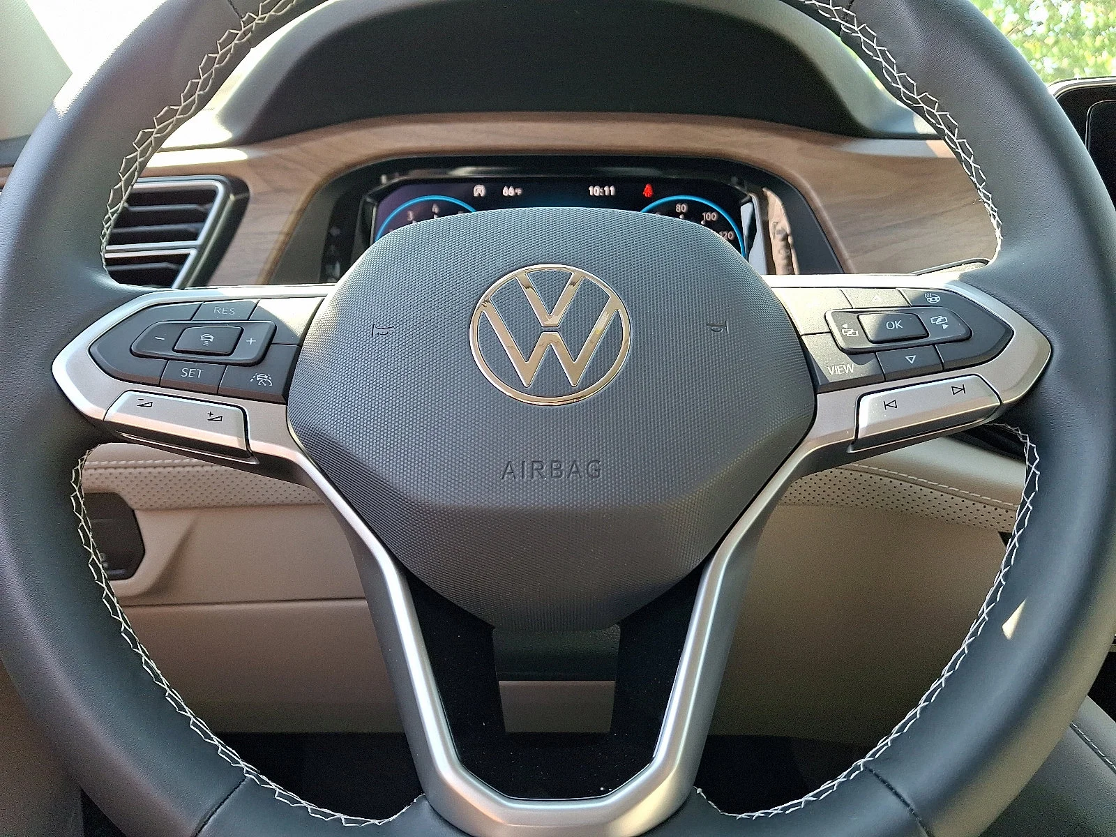 New 2026 Opal White Pearl Volkswagen 2.0T SE with Technology image 15