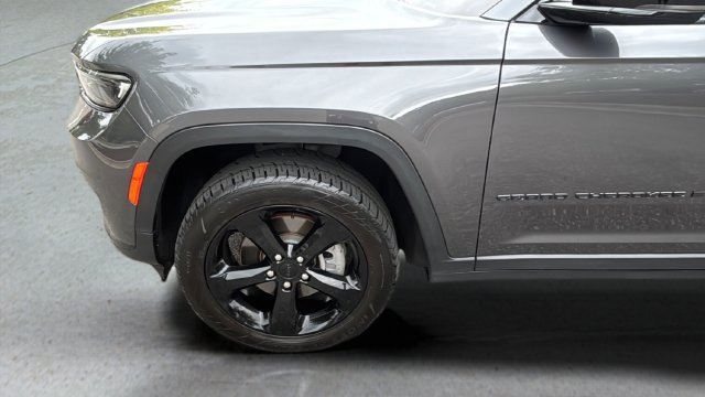 Used 2023 Gray Jeep Altitude image 36