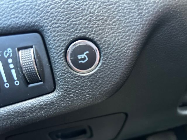 Used 2023 Gray Jeep Altitude image 41