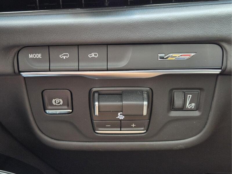 Used 2025 Black Raven CADILLAC AWD 4DR V-SERIES image 31