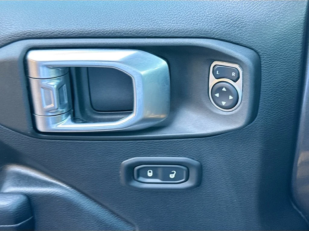 Used 2022 Gray Jeep Unlimited Rubicon 4xe image 19