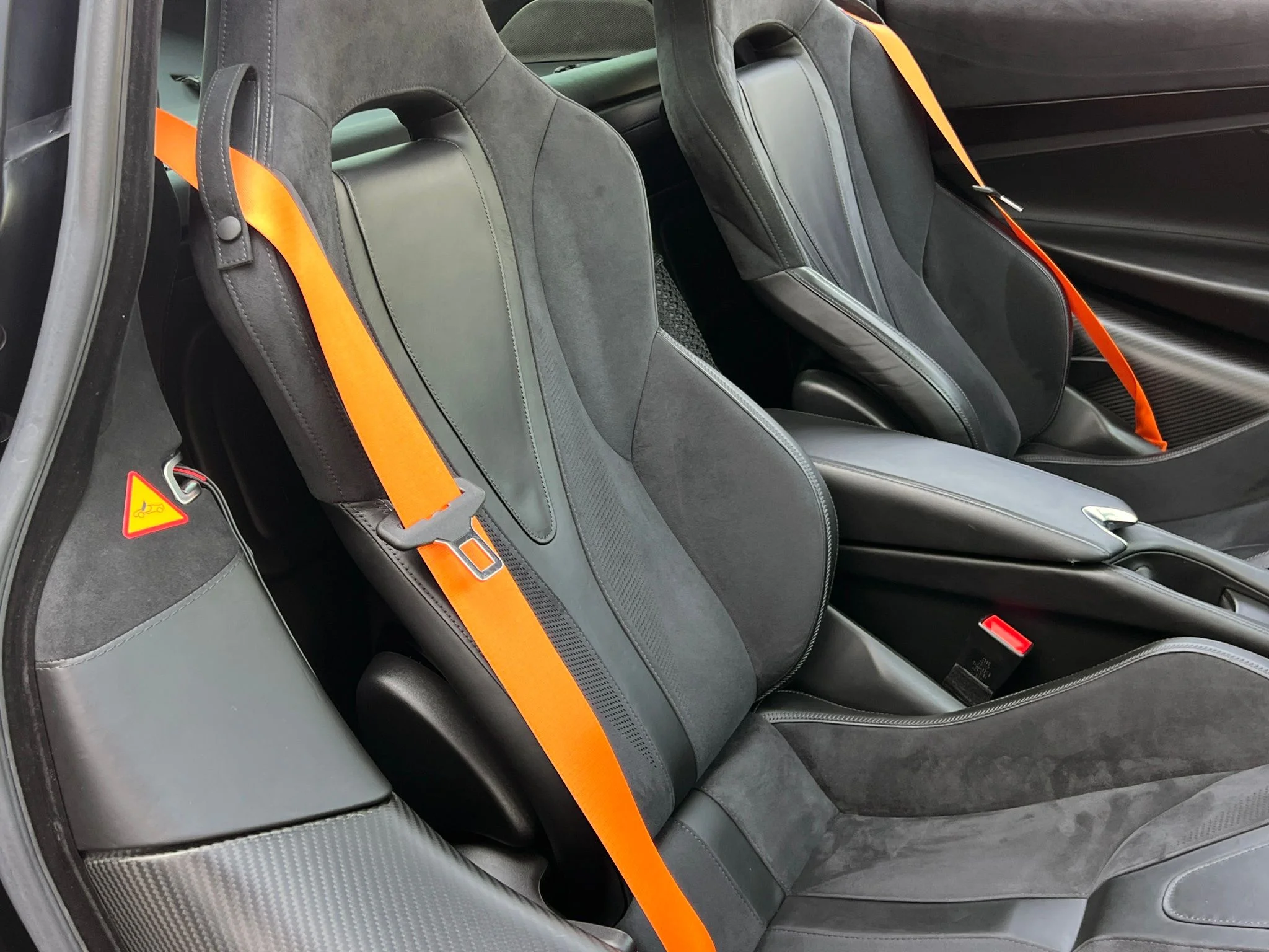 Used 2018 Blue McLaren Performance image 23