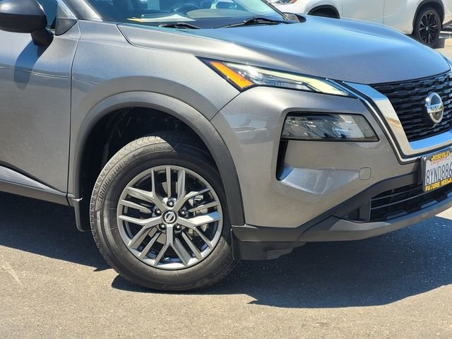 Used 2021 Gray Nissan S image 9
