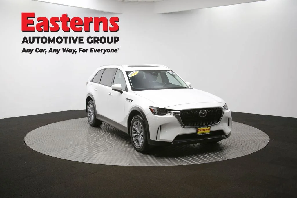 Used 2024 White Mazda Preferred image 53