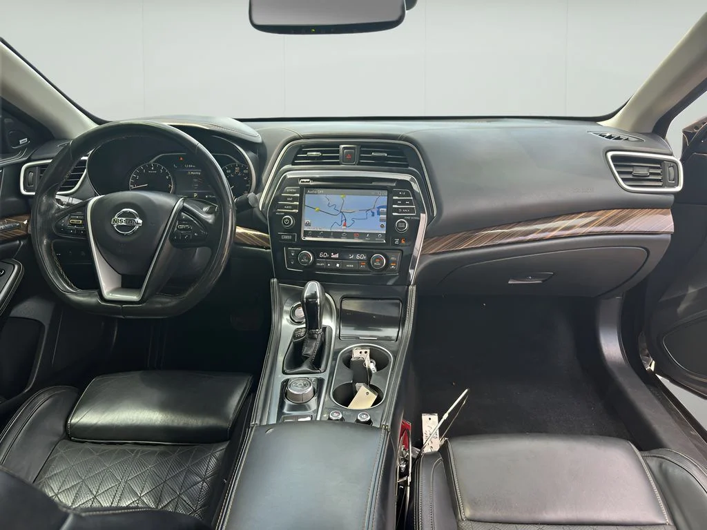 Used 2017 Super Black Nissan Platinum image 19