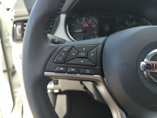 Used 2022 White Nissan SV image 41