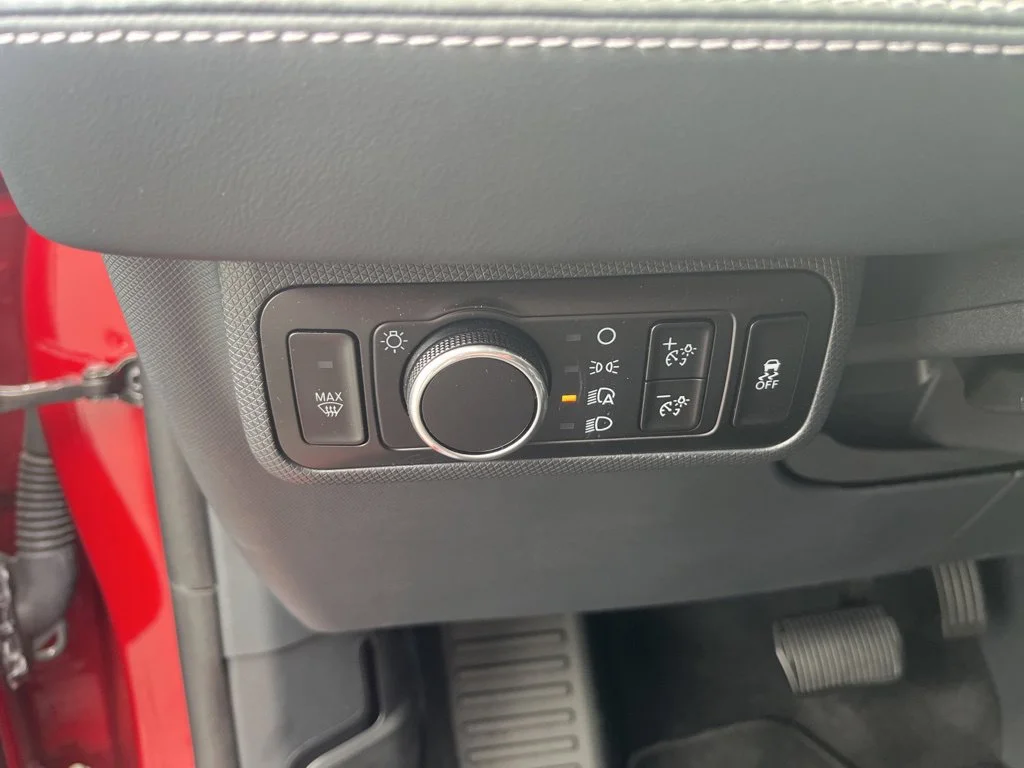 Used 2024 Rapid Red Metallic Tinted Clearcoat Ford Select image 19