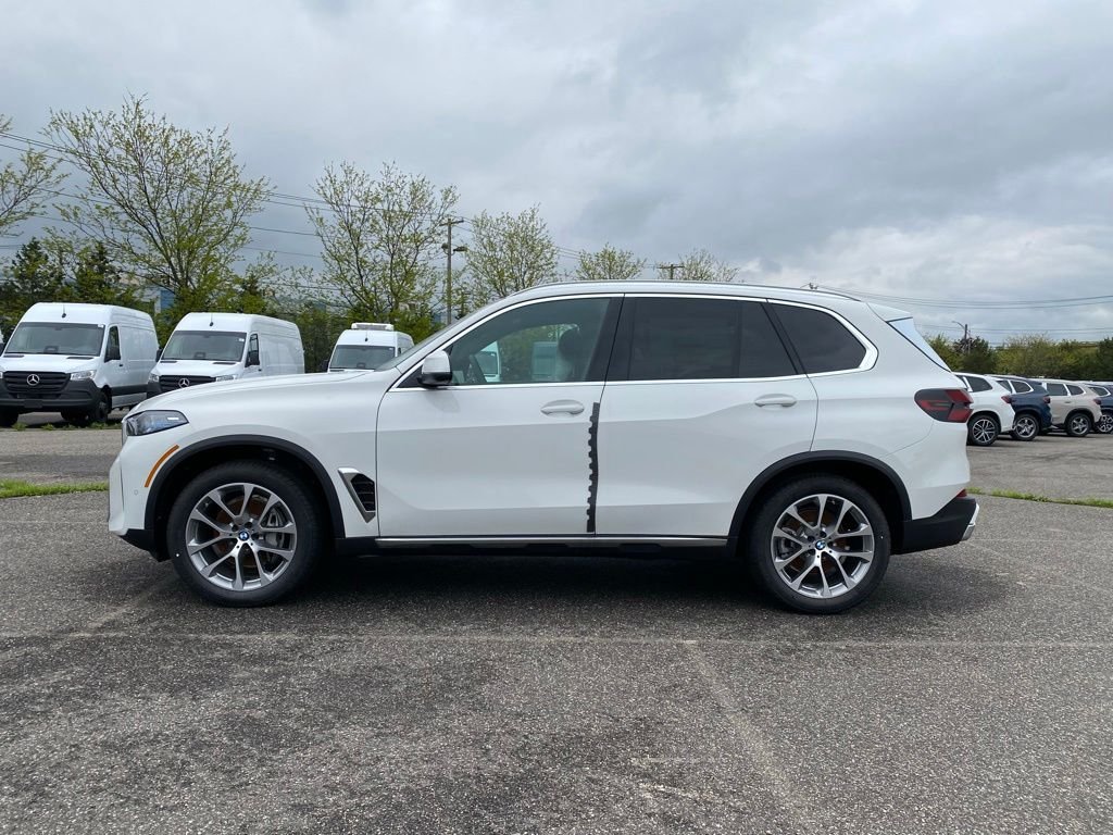 New 2026 Alpine White BMW xDrive40i image 4