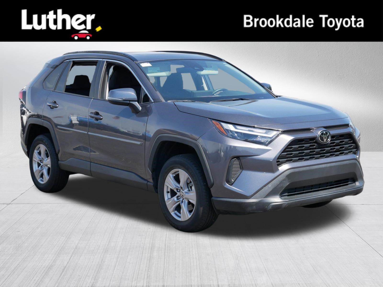 2022 Toyota RAV4 XLE AWD's photo