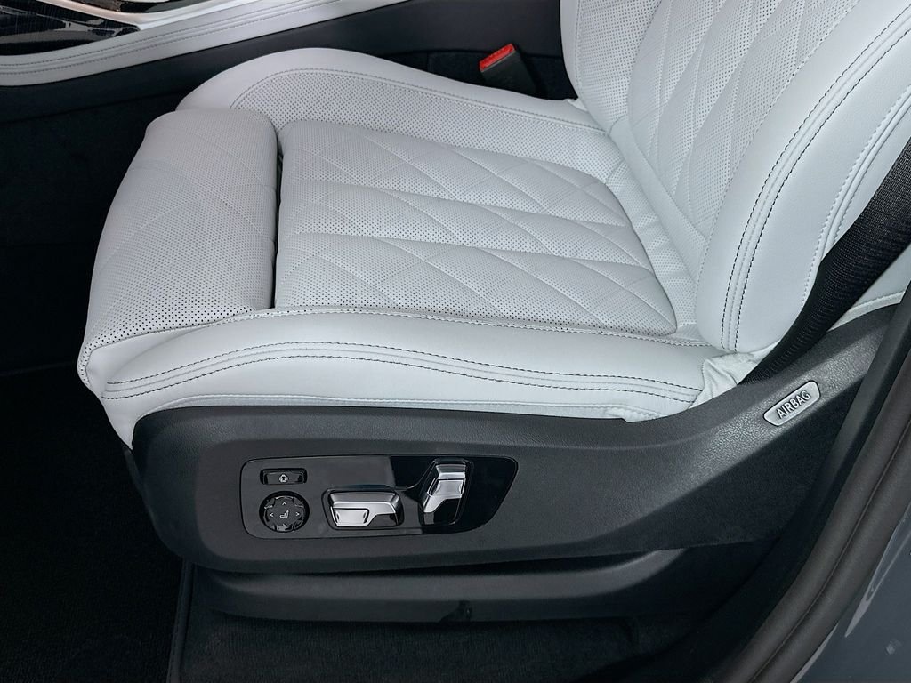 New 2027 Dravit Grey Metallic BMW xDrive40i image 21